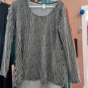 Lularoe lynnae top